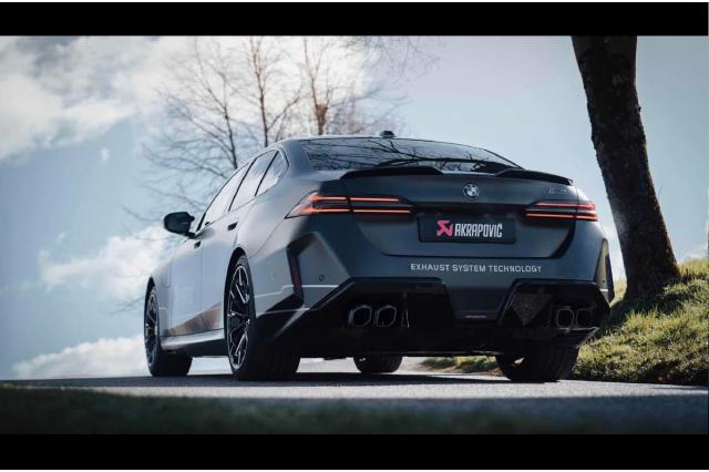 Εξάτμιση τιτανίου για την νέα BMW M5 από την Akrapovic 